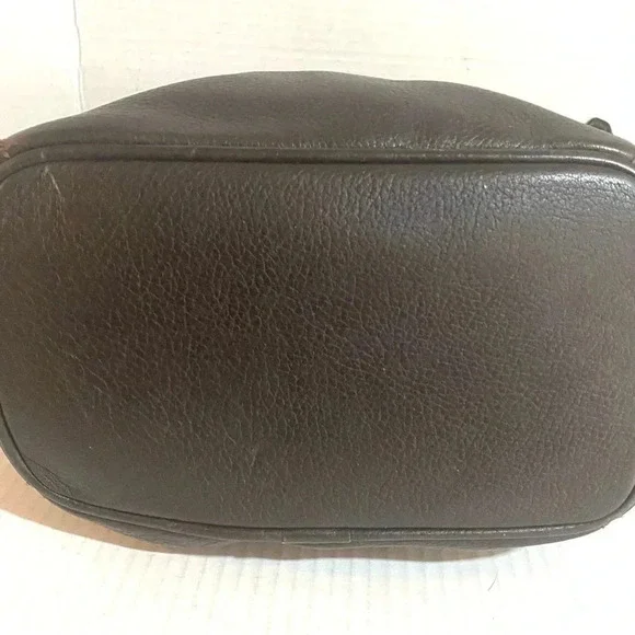 Coach vintage black leather crossbody handbag - Picture 7 of 13